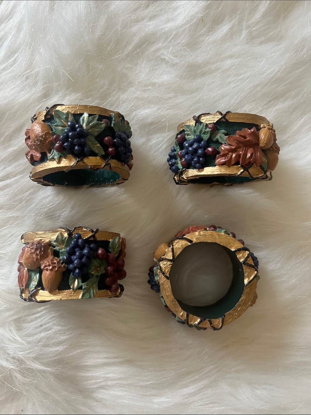 🍇🍁🍂Autumn Decorative Fruit Vine Napkin Rings - Gold & Multicolor